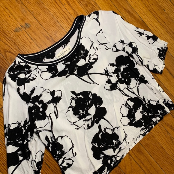 Abercrombie & Fitch Top - Picture 2 of 3